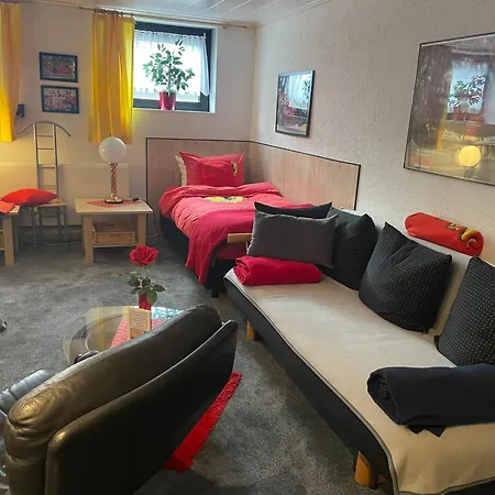 Ingrids Am Sportpark Mit Terrasse Zum Grillen Und Entspannen